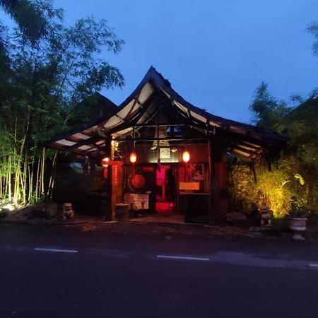 The Secret Sanctuary Boutique Cottage Кучінг Екстер'єр фото